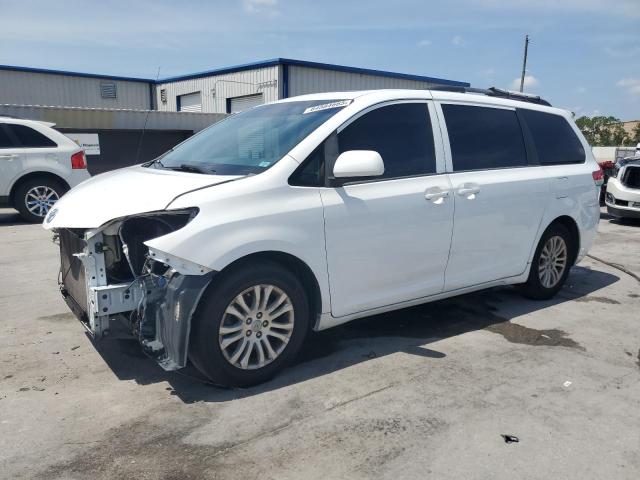 TOYOTA SIENNA XLE