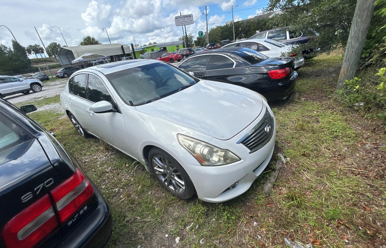 Infiniti G37 base 2011