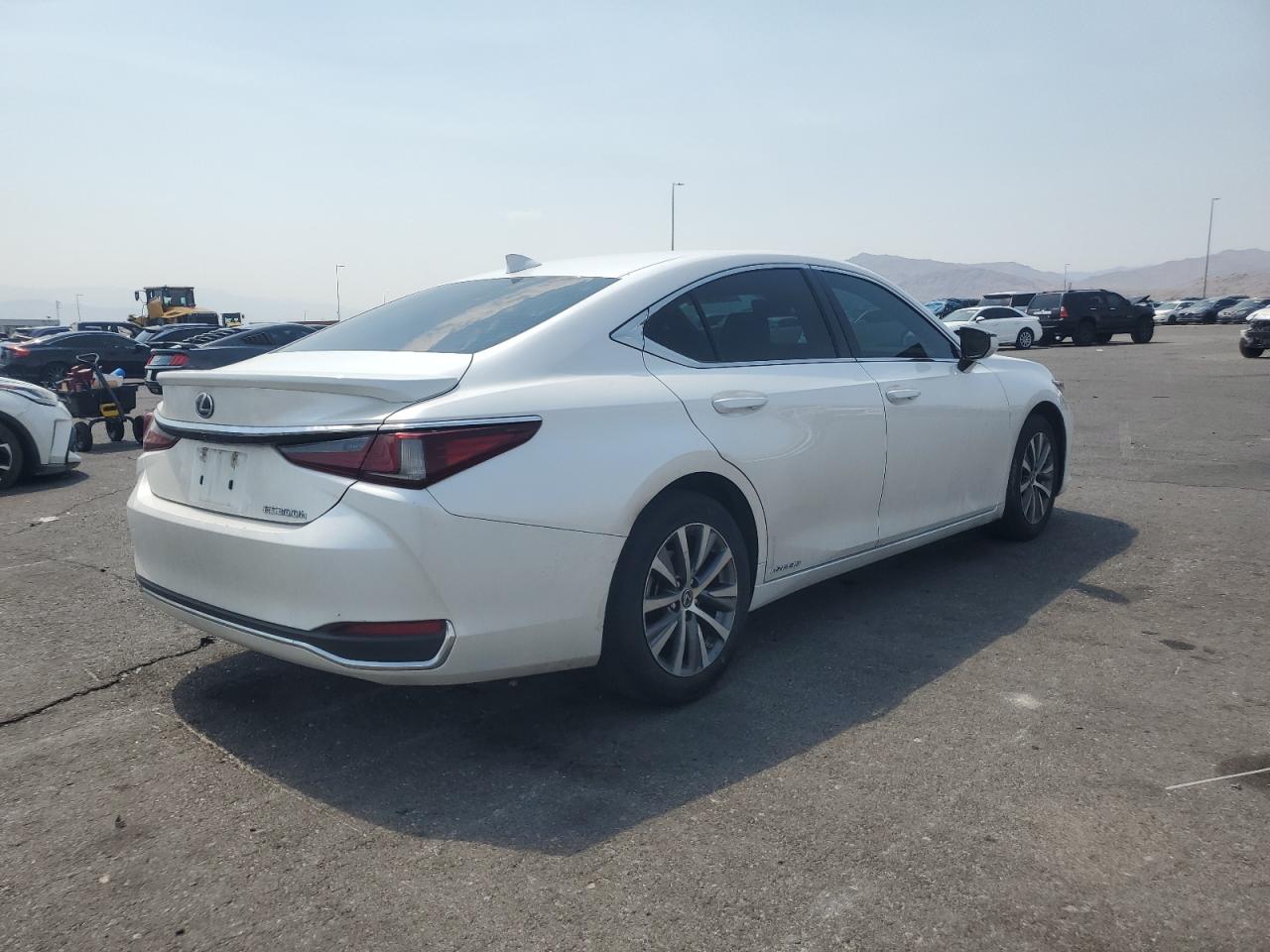 LEXUS ES 300H BASE
