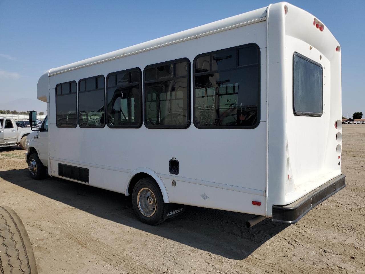 FORD ECONOLINE E450 SUPER DUTY CUTAWAY VAN