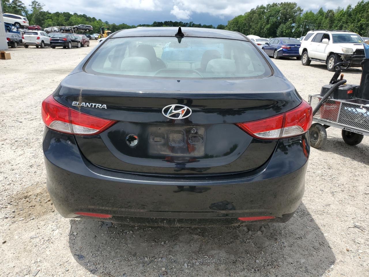 Hyundai Elantra gl 2013
