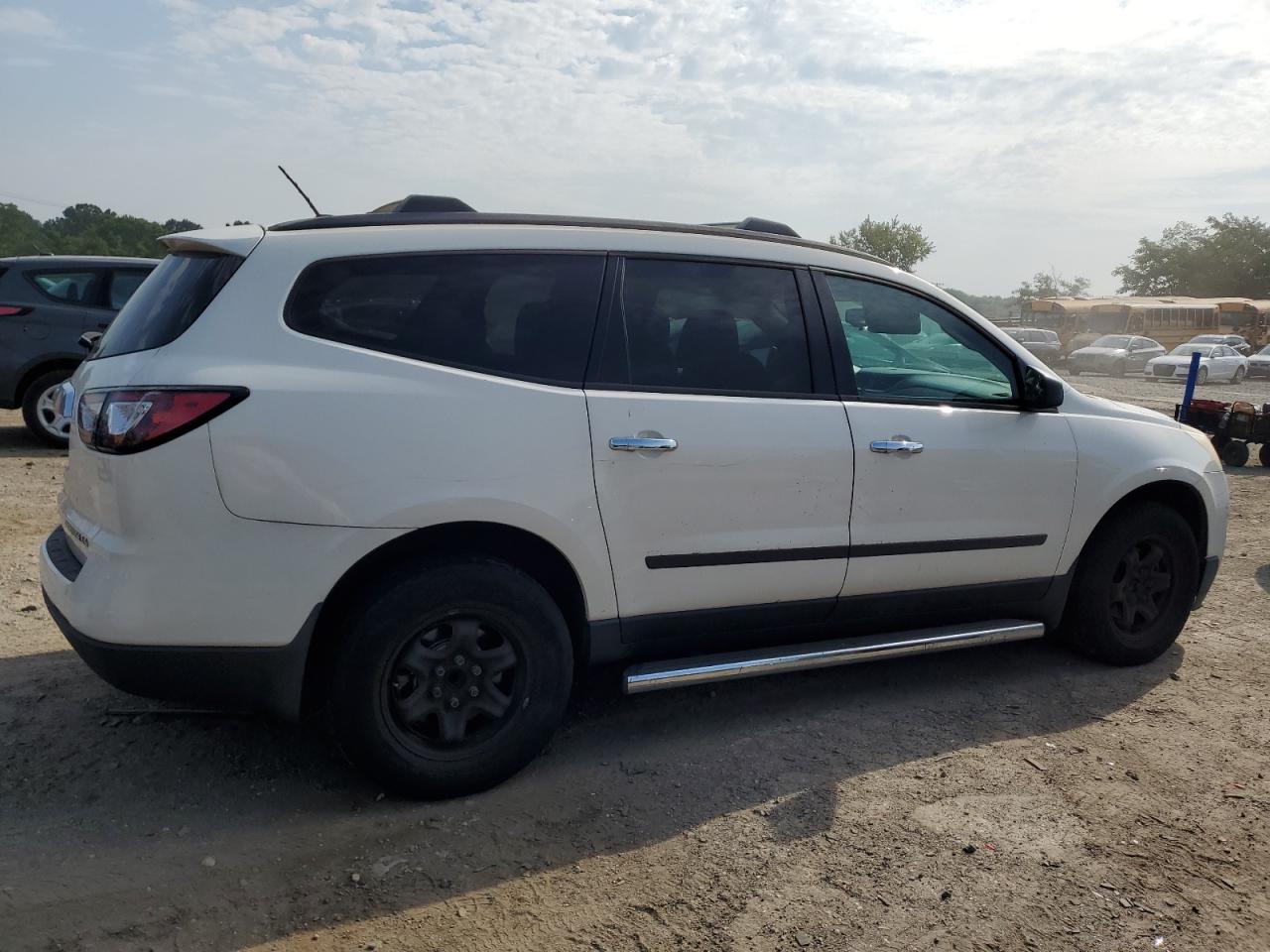 CHEVROLET TRAVERSE LS