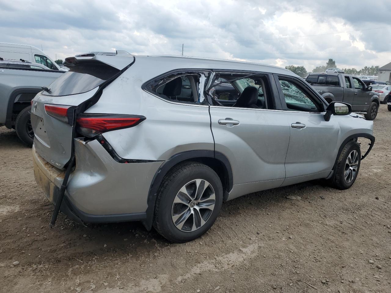 TOYOTA HIGHLANDER XLE