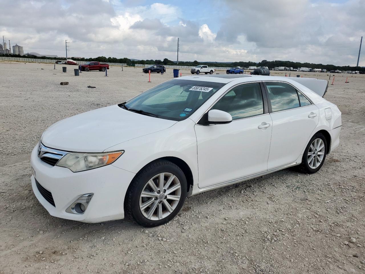 TOYOTA CAMRY BASE