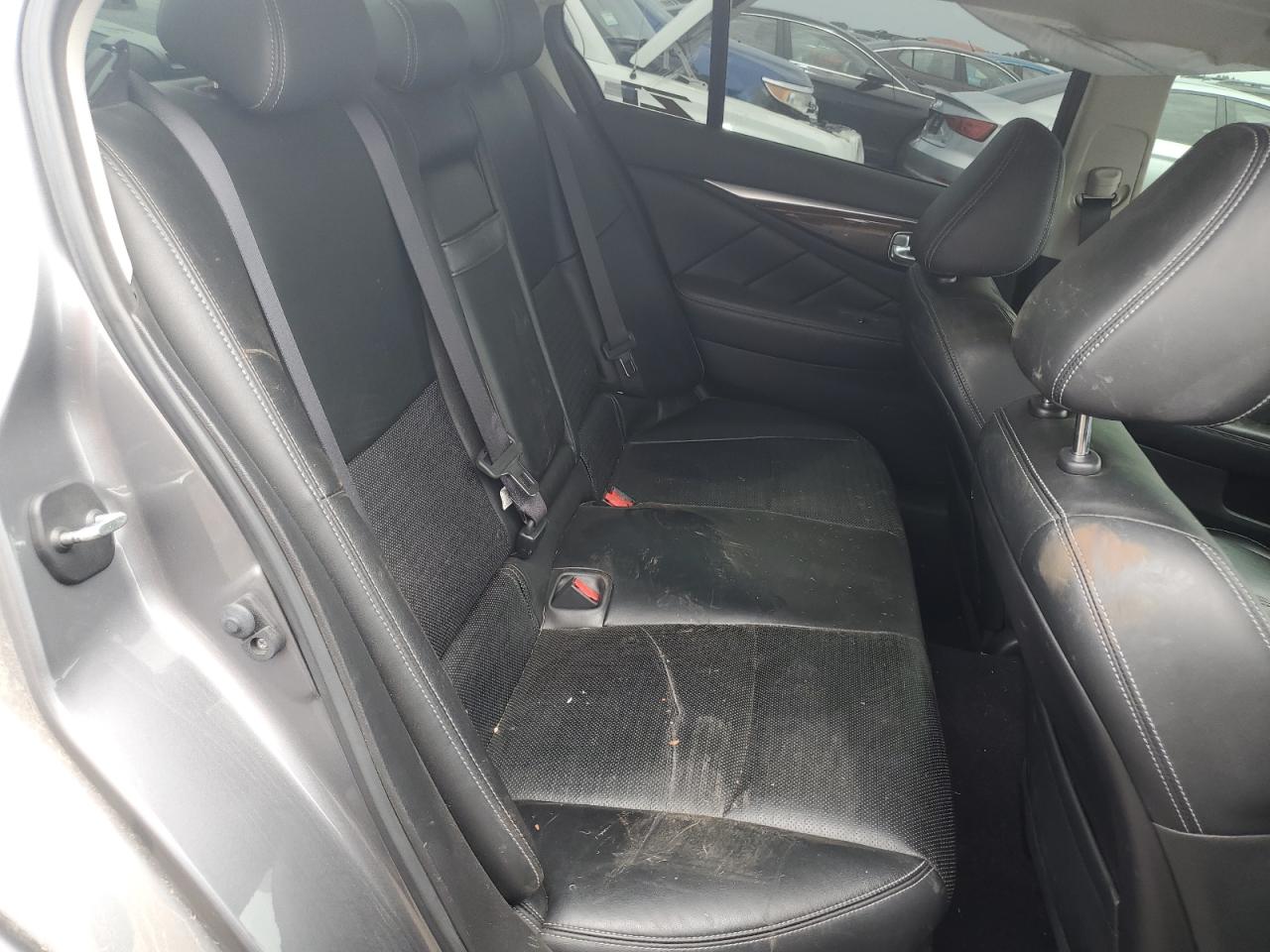 INFINITI Q50 RED SPORT 400