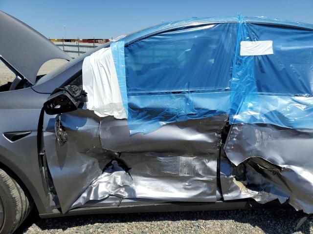 2024 TESLA MODEL Y 7SAYGDEF2RF152091