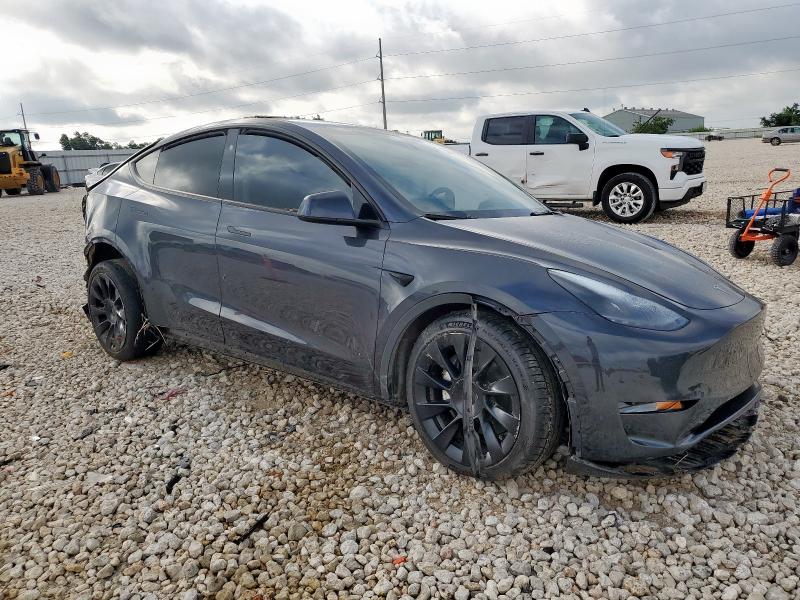 2024 TESLA MODEL Y 7SAYGDEE4RA233162