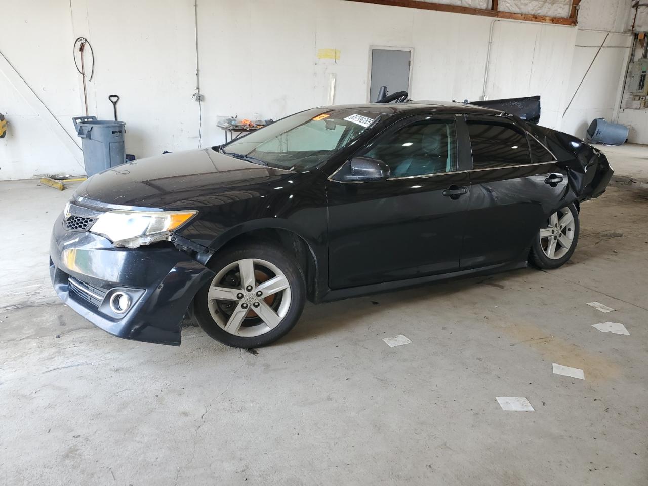 TOYOTA CAMRY BASE