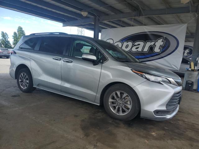 2022 TOYOTA SIENNA LE 5TDBRKEC3NS132929