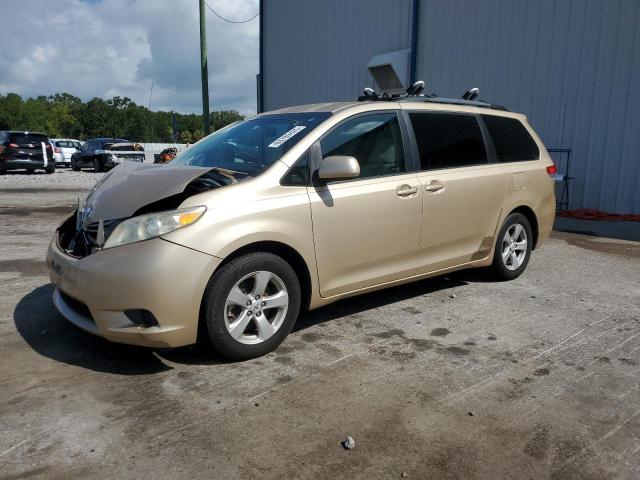 TOYOTA SIENNA LE