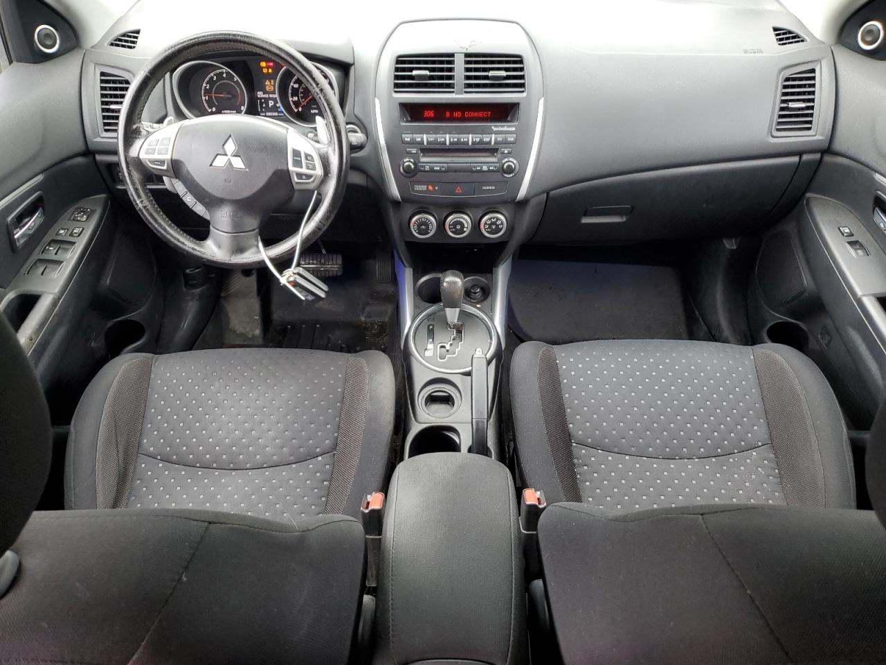 MITSUBISHI OUTLANDER SE