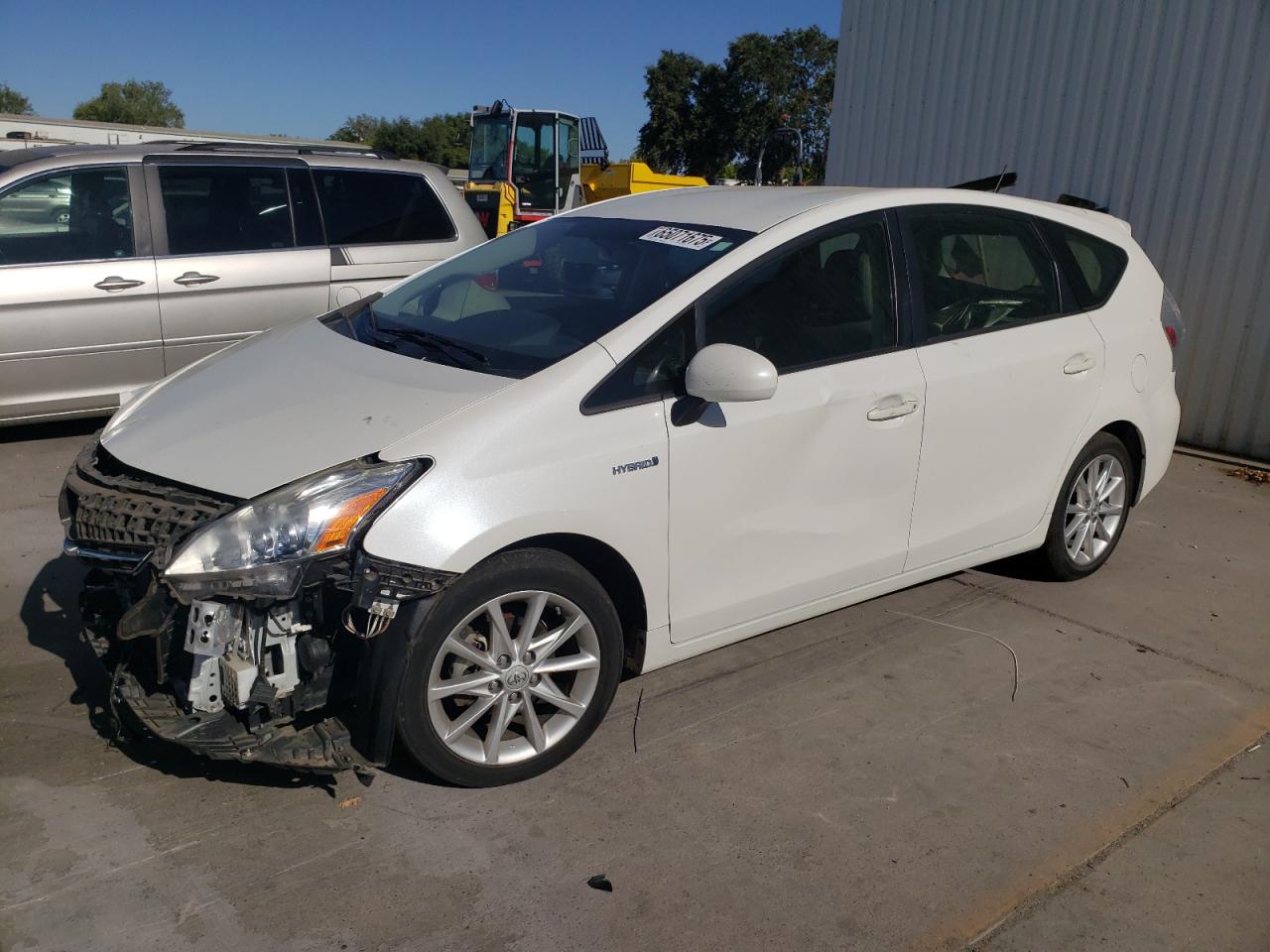 TOYOTA PRIUS V