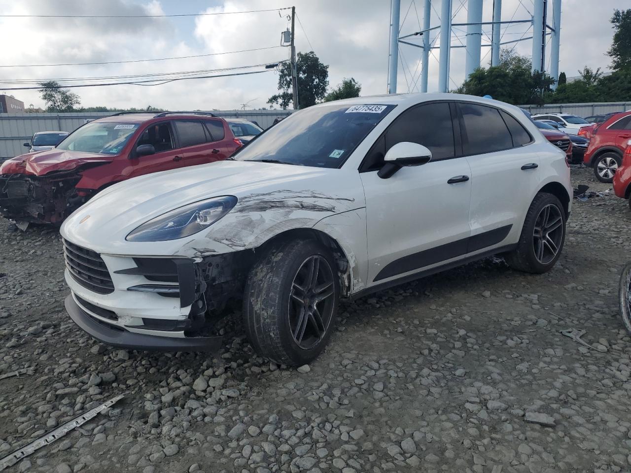 PORSCHE MACAN