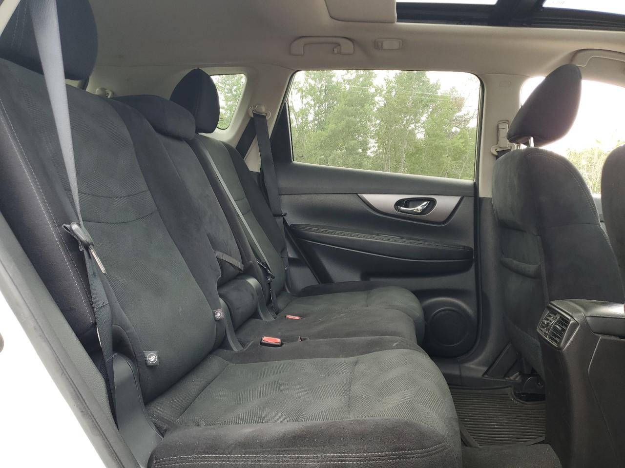 Nissan Rogue s 2016