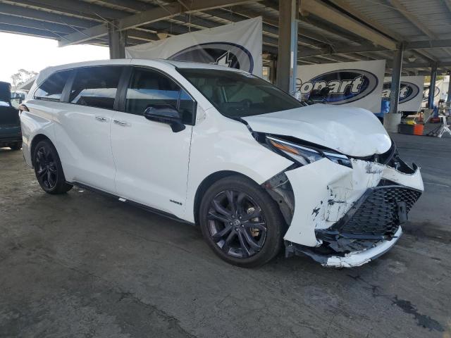 2021 TOYOTA SIENNA XSE 5TDXRKEC8MS039716