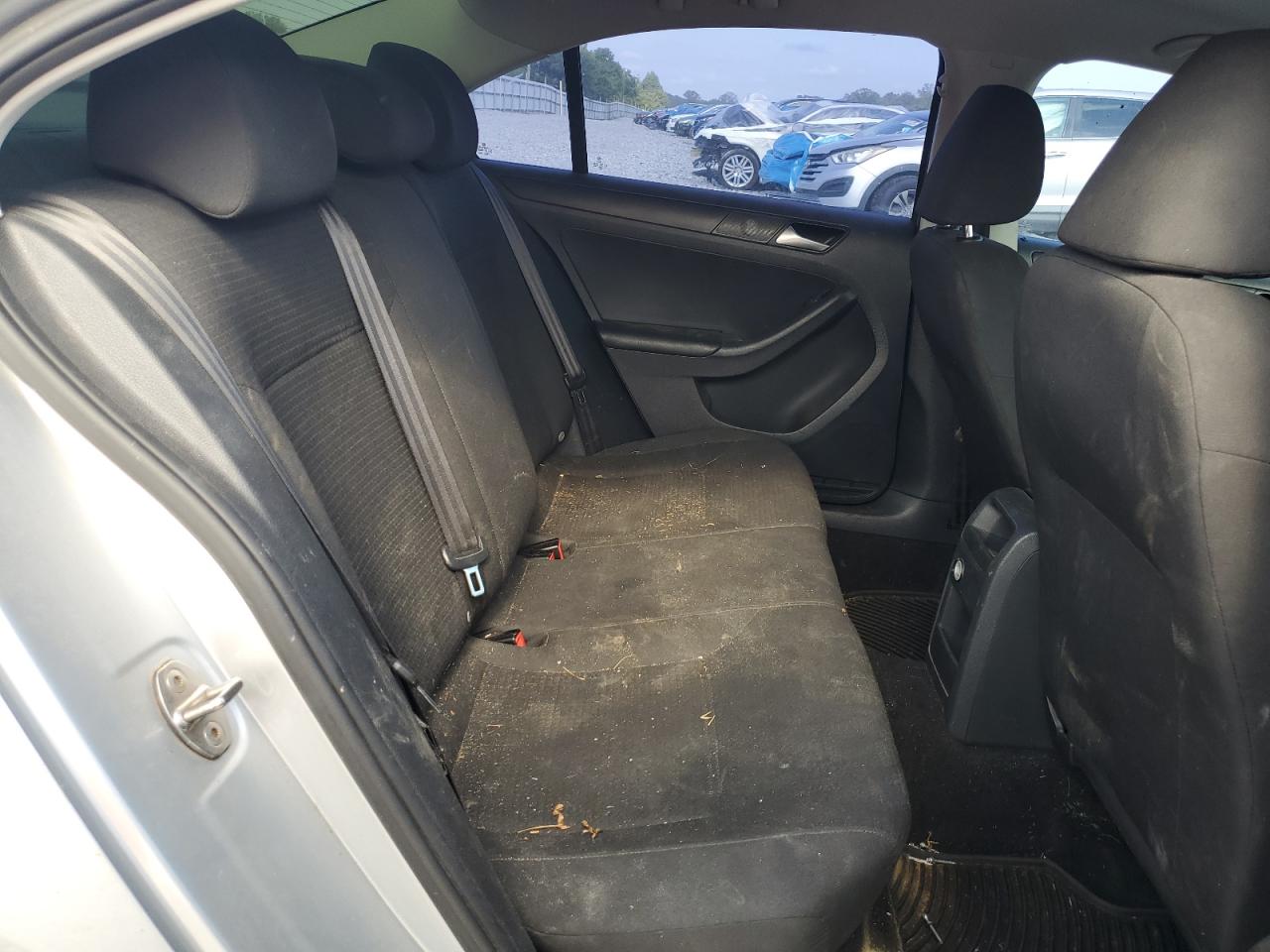 VOLKSWAGEN JETTA BASE