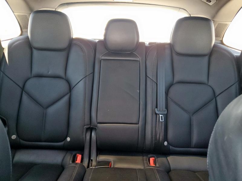 2016 PORSCHE CAYENNE SE WP1AE2A24GLA64275