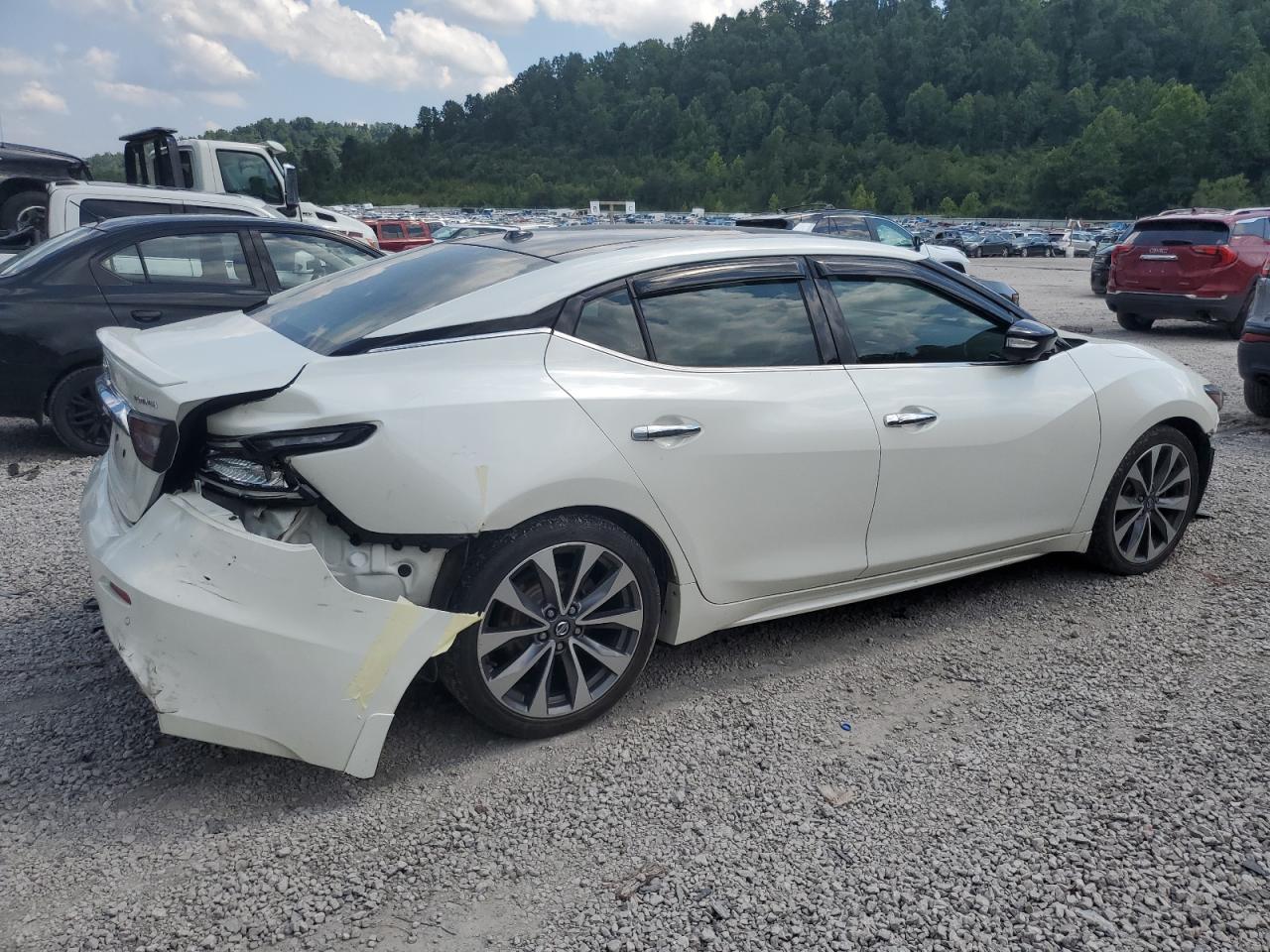 NISSAN MAXIMA PLATINUM