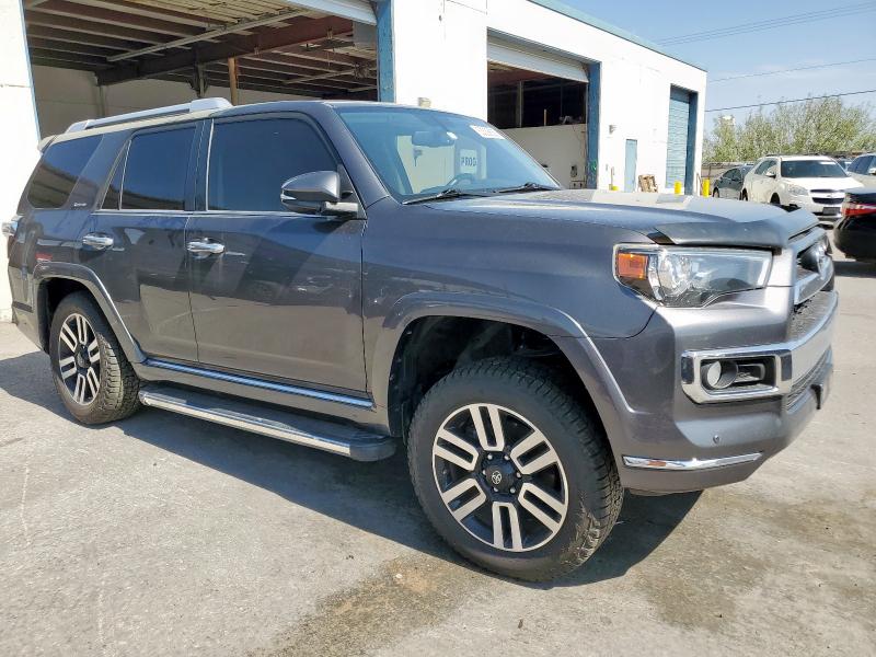 2018 TOYOTA 4RUNNER SR JTEBU5JR8J5555365