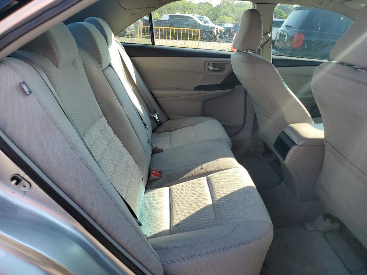 Toyota Camry le 2016