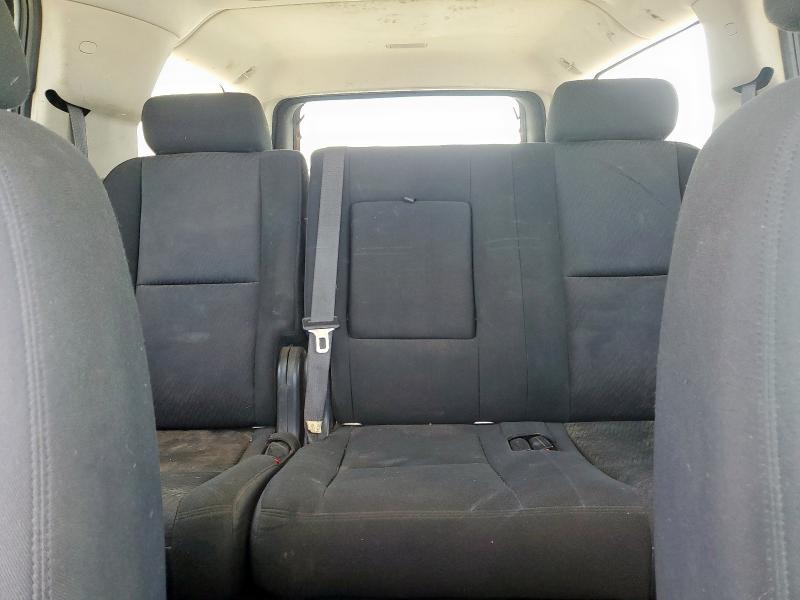 2010 CHEVROLET SUBURBAN K - 1GNUKHE30AR221907