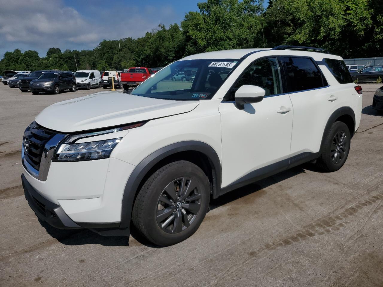 NISSAN PATHFINDER SV