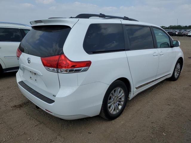 TOYOTA SIENNA XLE 2011 white  gas 5TDYK3DC3BS064536 photo #4