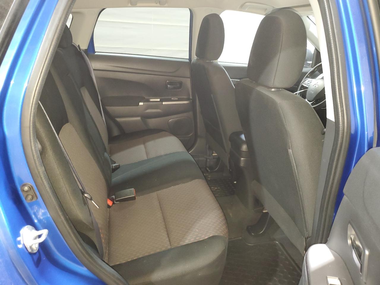 MITSUBISHI OUTLANDER ES