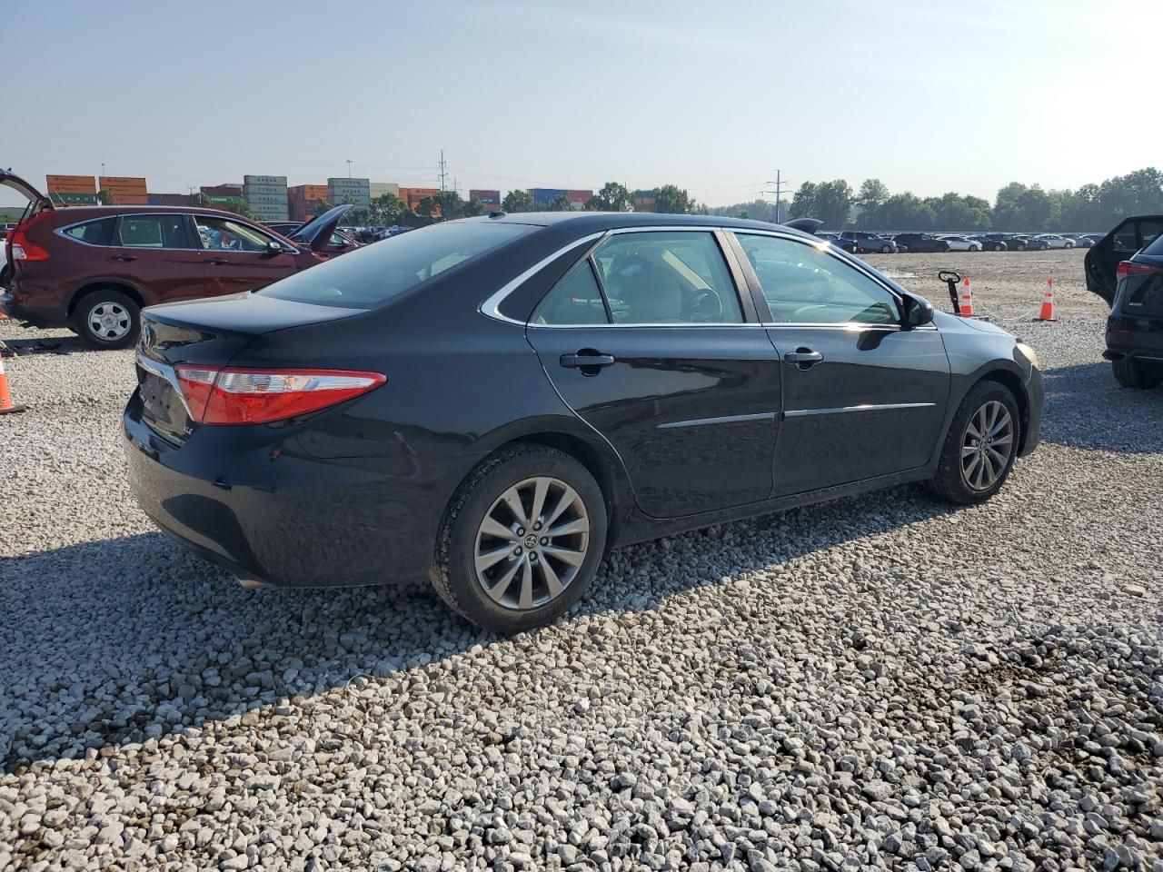 Toyota Camry le 2015