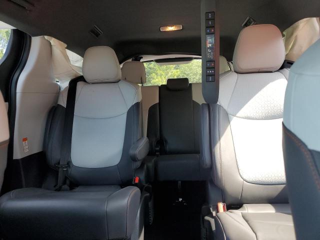 2022 TOYOTA SIENNA XSE 5TDXRKEC4NS076554