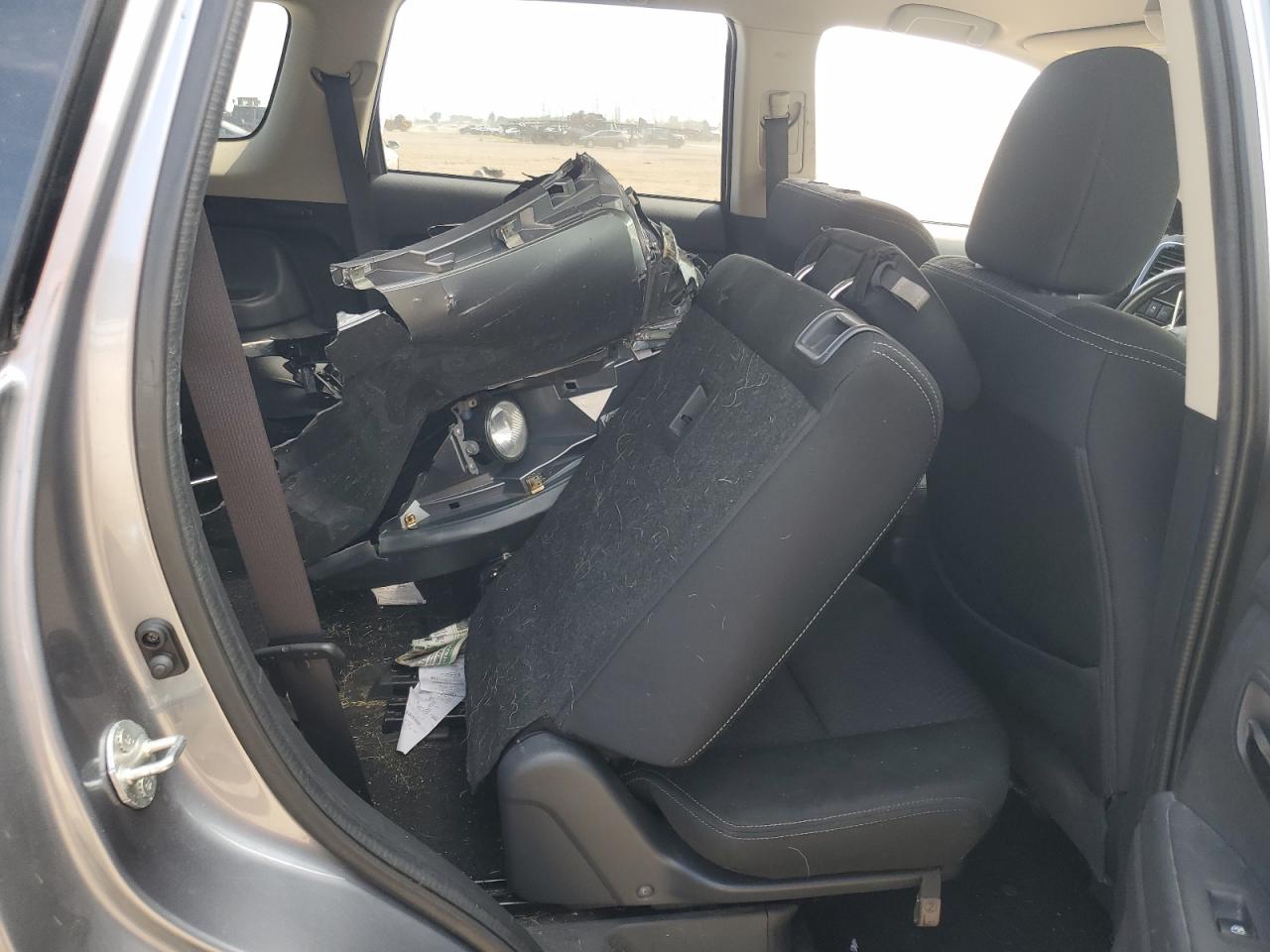 MITSUBISHI OUTLANDER SE