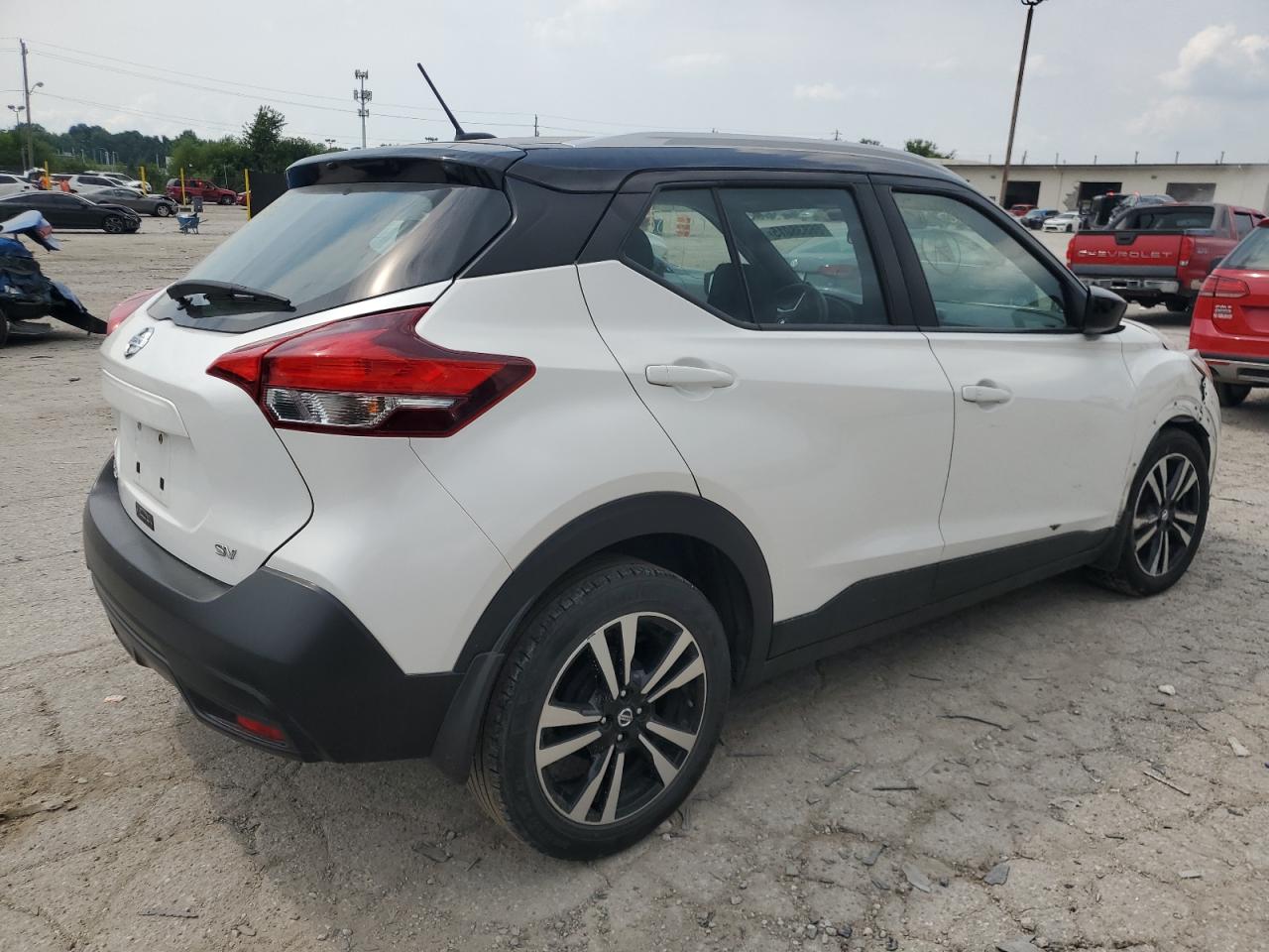 NISSAN KICKS S