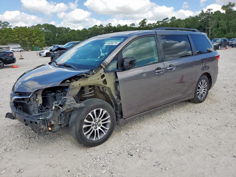 Global Auto Auctions: 2018 TOYOTA SIENNA XLE