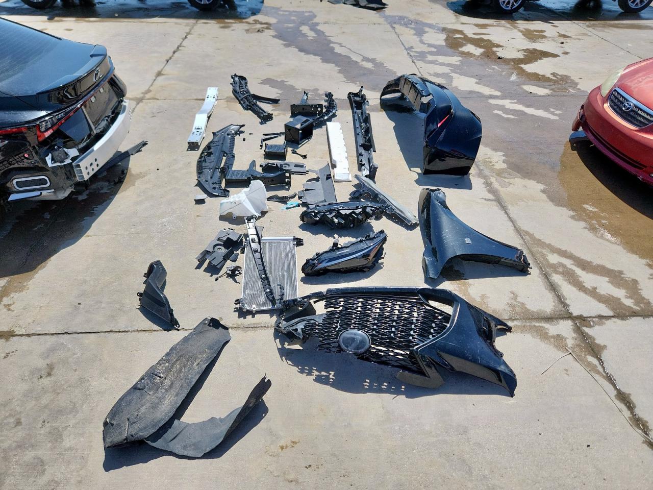 LEXUS IS 350 F SPORT DESIGN