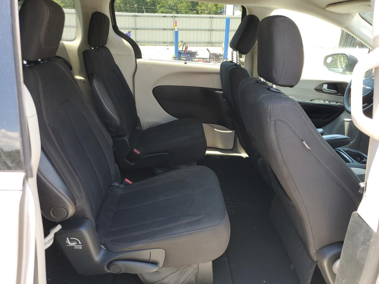 CHRYSLER PACIFICA TOURING L