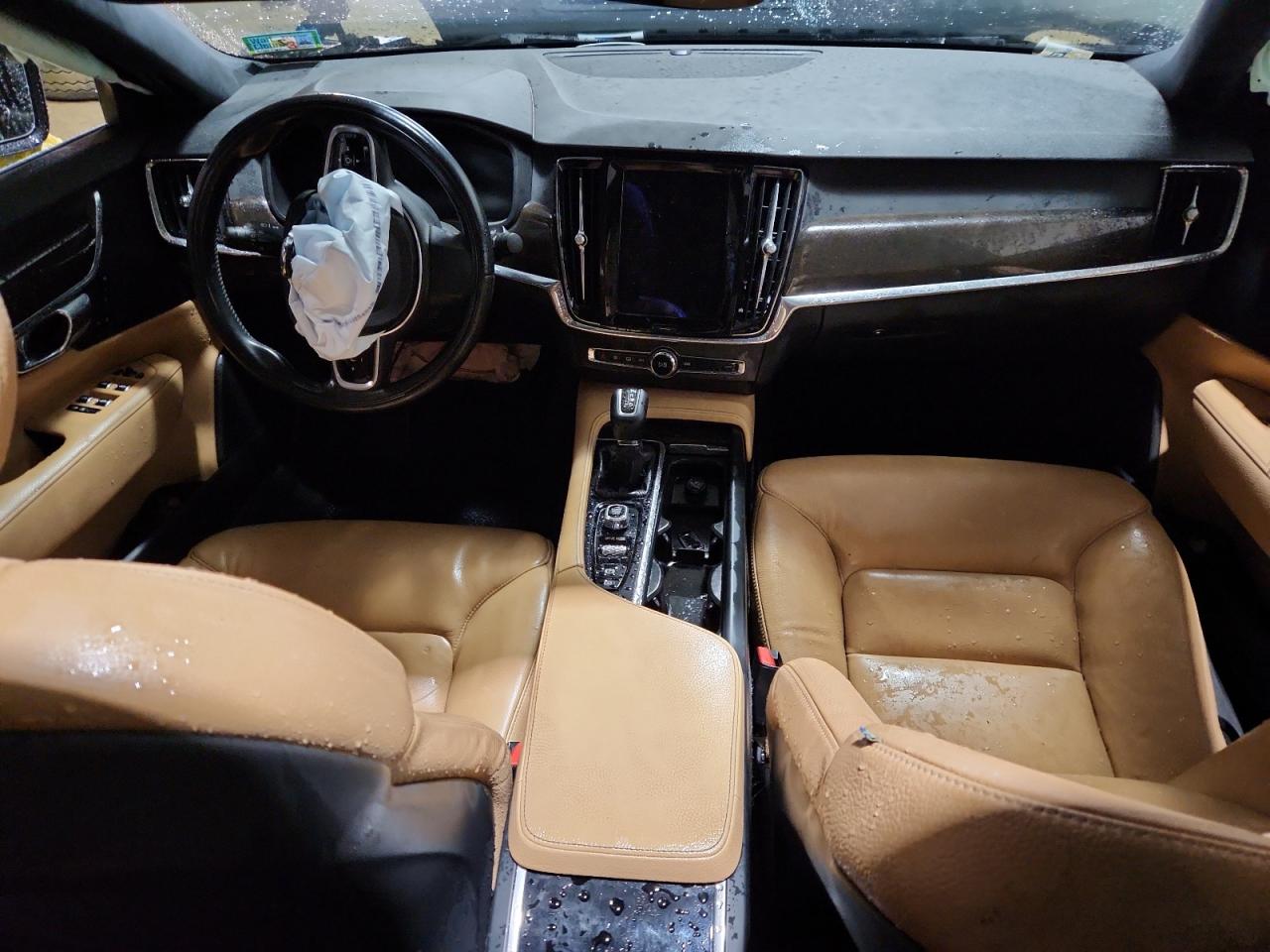 VOLVO S90 T5 MOMENTUM