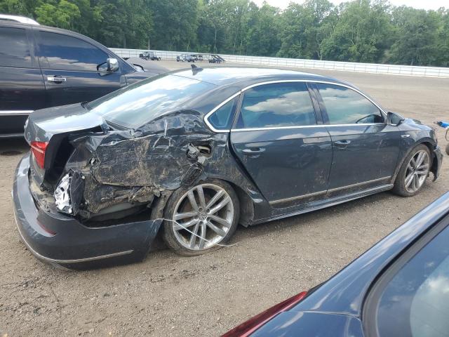2017 VOLKSWAGEN PASSAT R-L 1VWDT7A33HC021734