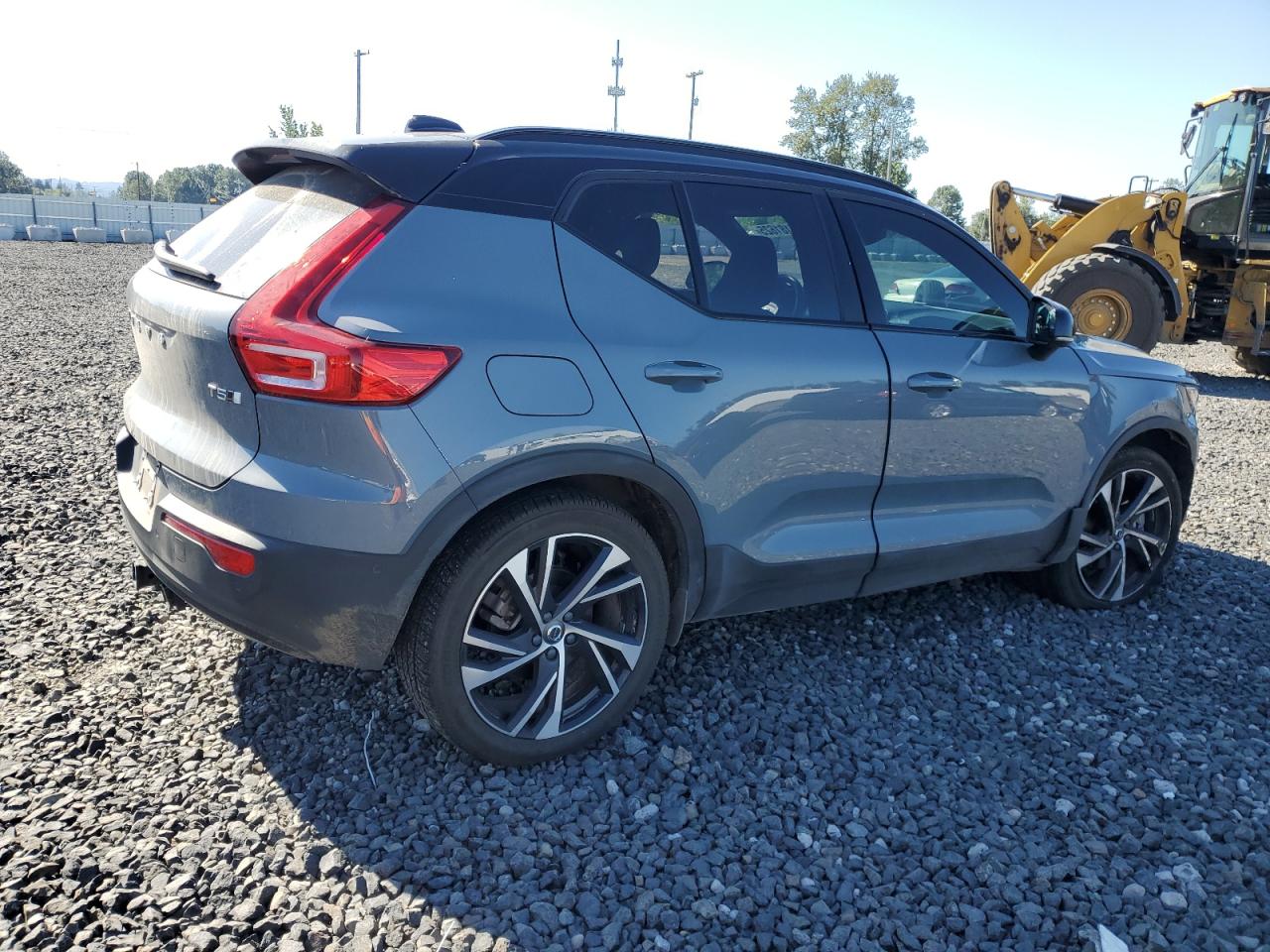 VOLVO XC40 T5 R-DESIGN