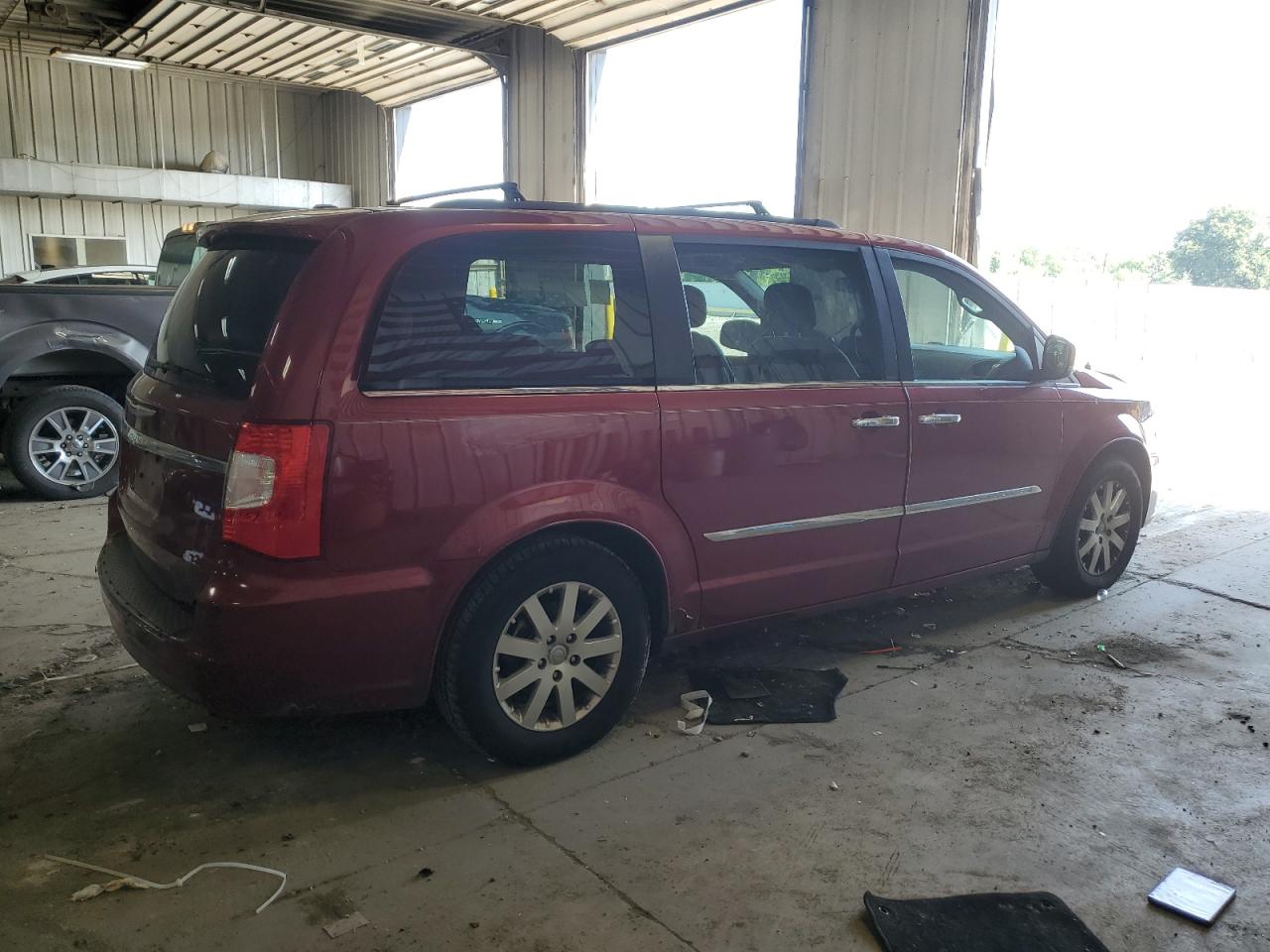 CHRYSLER TOWN & COUNTRY TOURING L