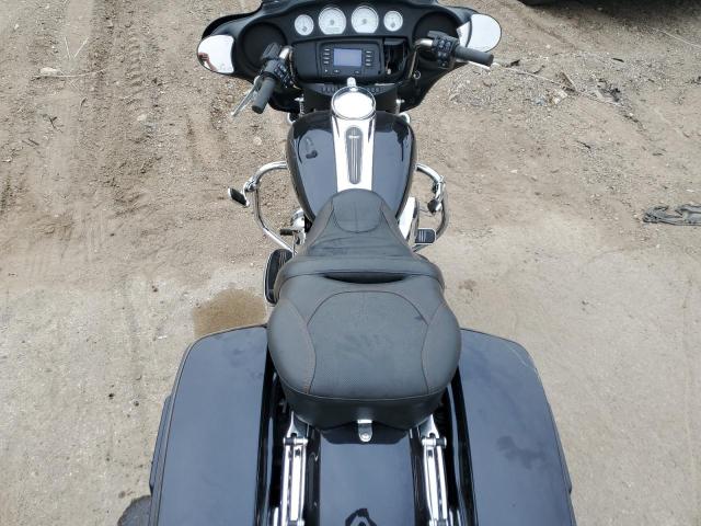2019 HARLEY-DAVIDSON FLHX - 1HD1KBC10KB672001