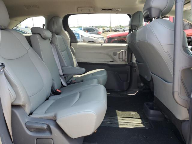 2021 TOYOTA SIENNA XLE 5TDYRKEC5MS002689