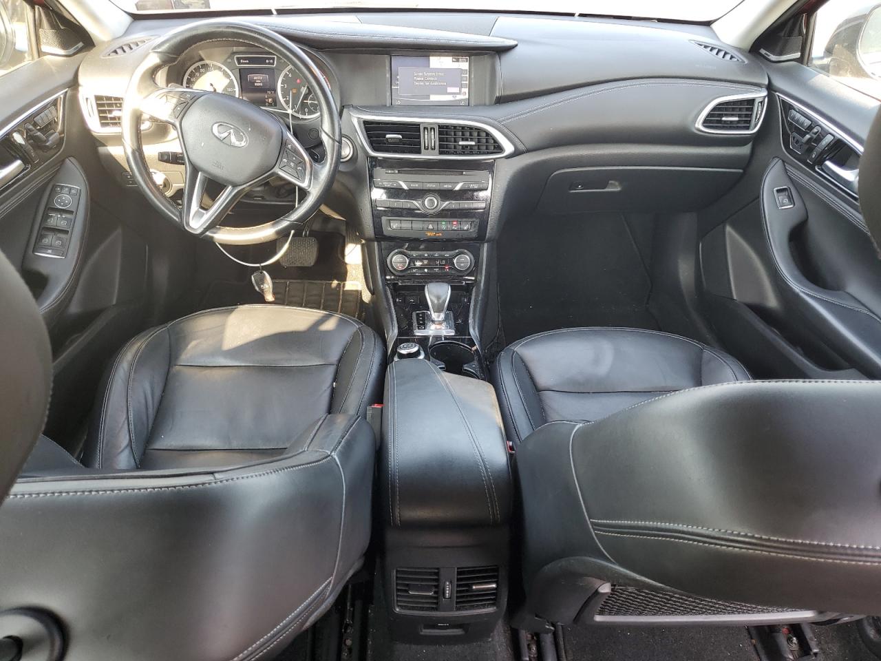 INFINITI QX30 BASE