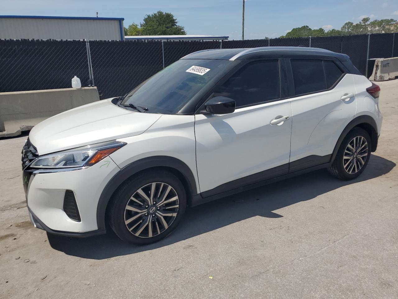 NISSAN KICKS SV