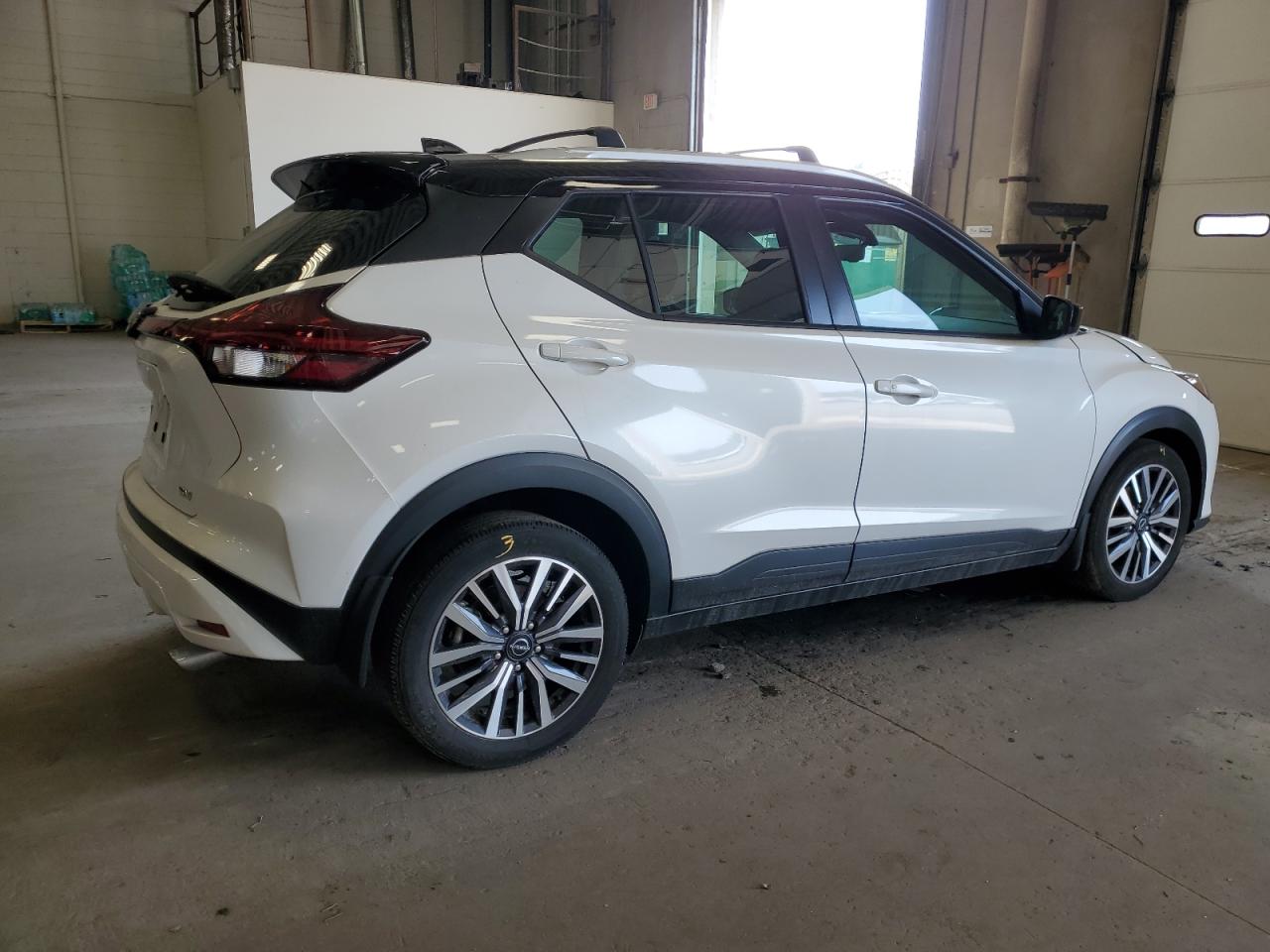 NISSAN KICKS SV