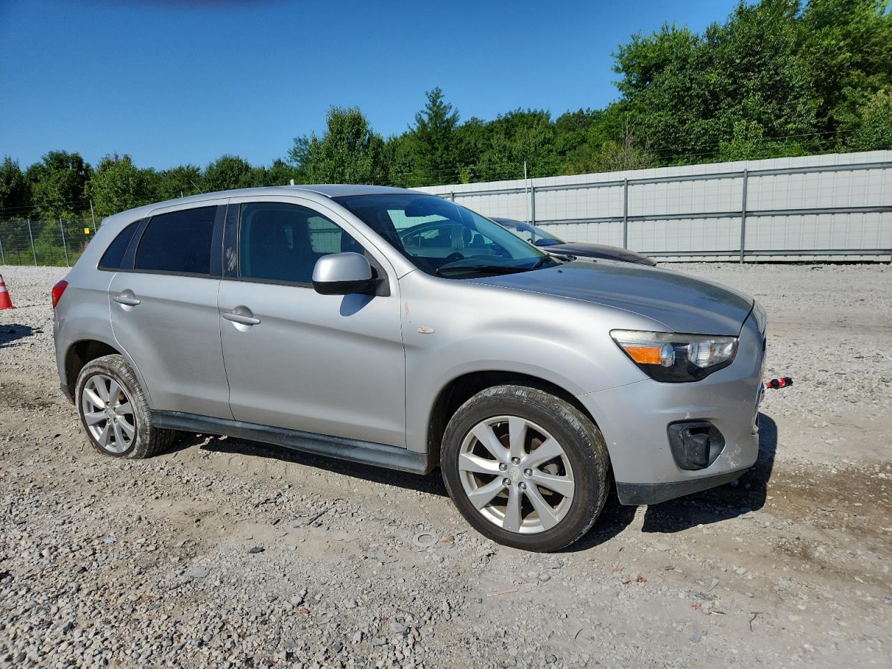 MITSUBISHI OUTLANDER ES