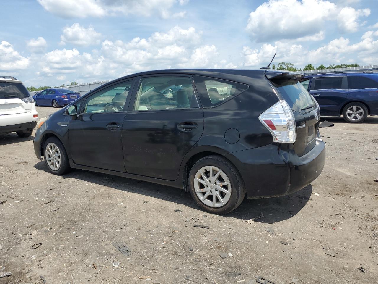 TOYOTA PRIUS V