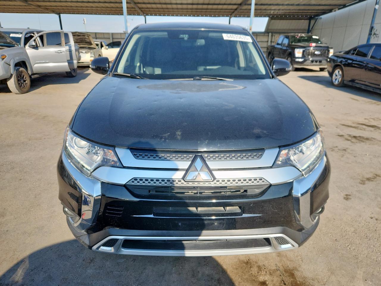 MITSUBISHI OUTLANDER SE