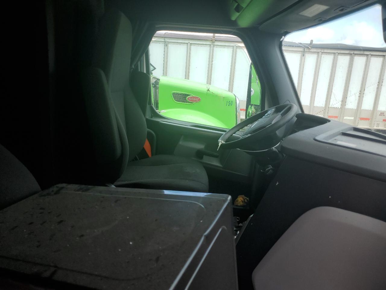 Lot #3279533234 2022 FREIGHTLINER CASCADIA 126