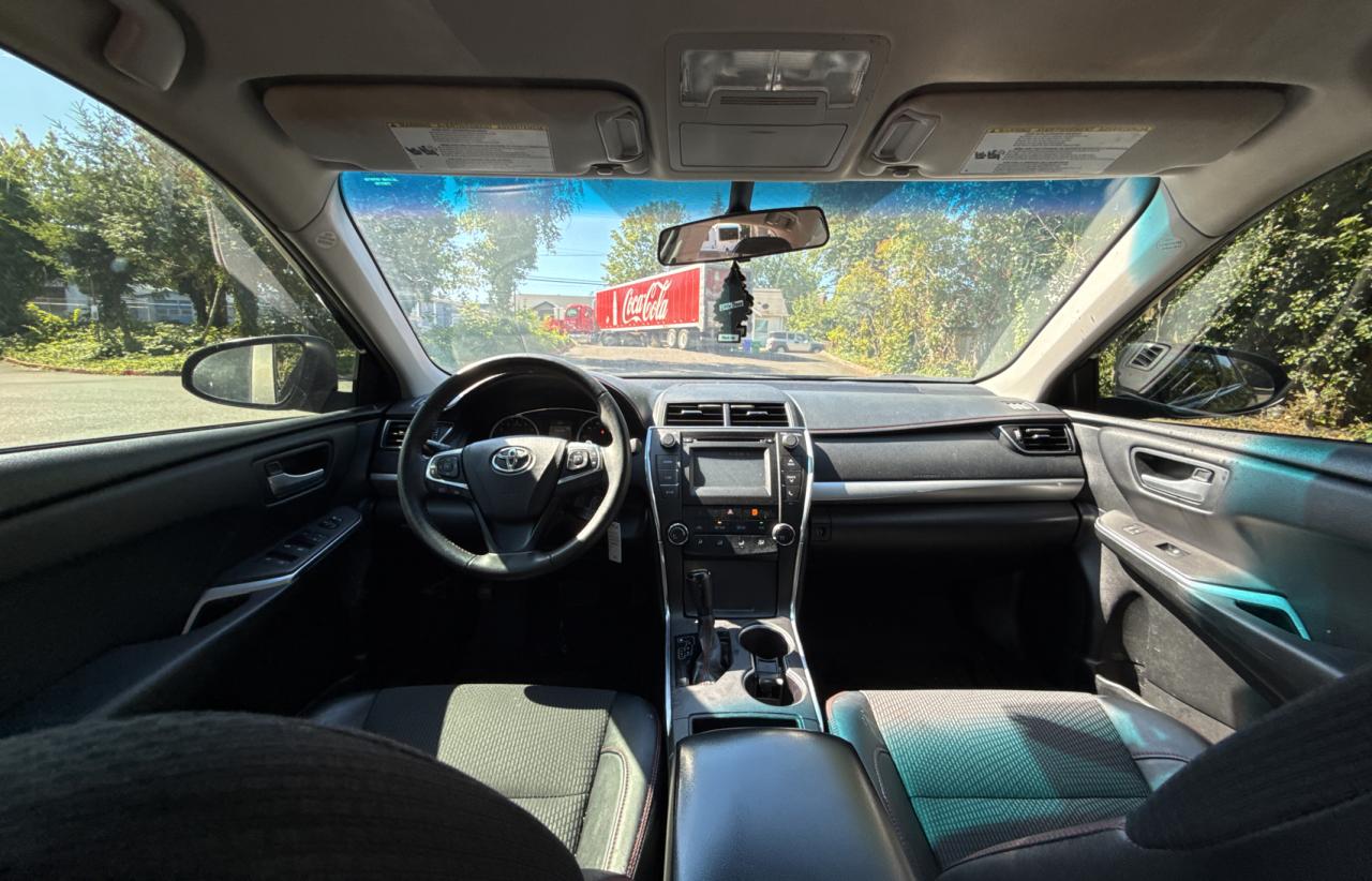 Toyota Camry le 2017