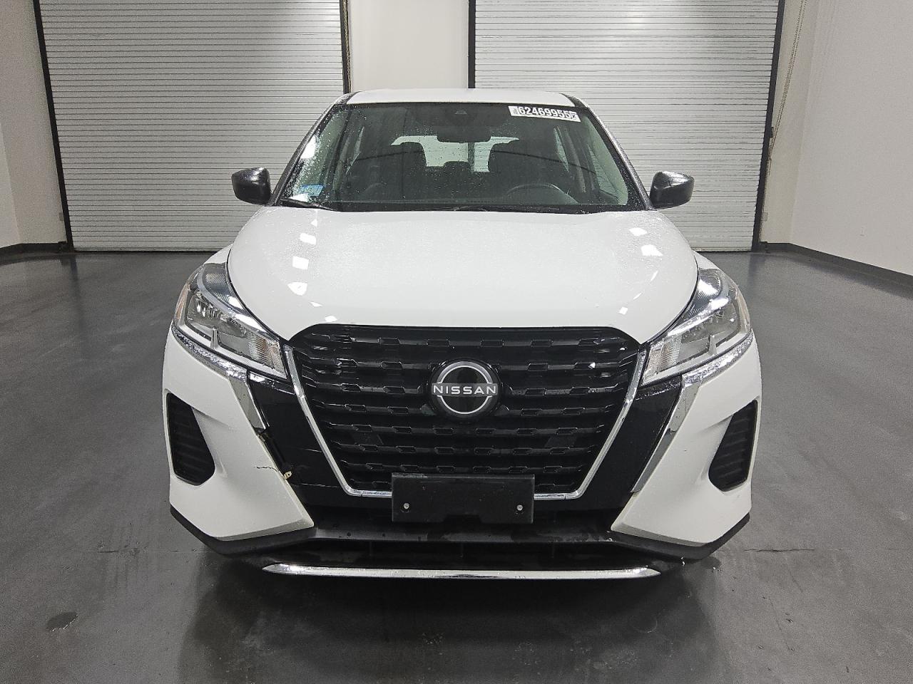 NISSAN KICKS S